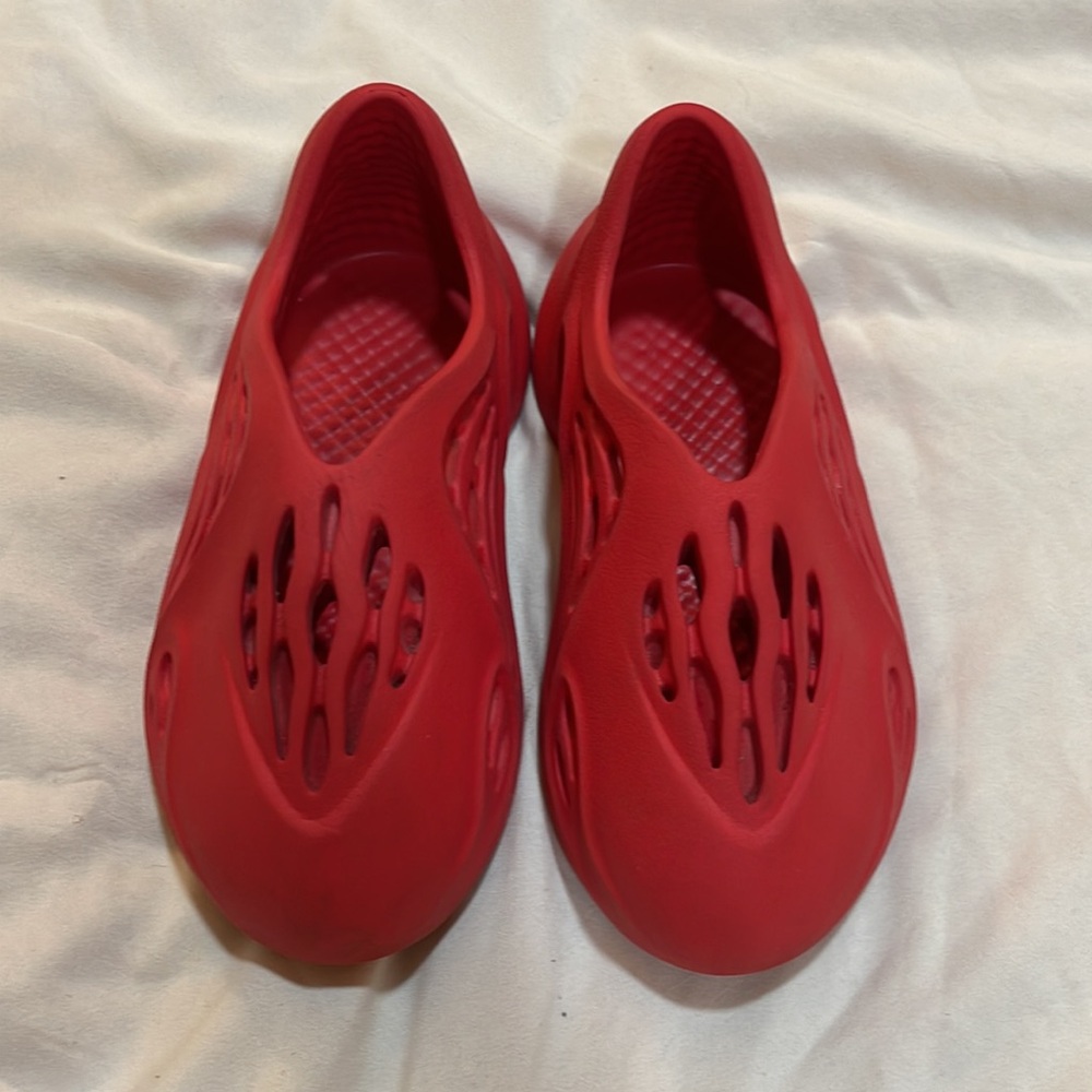 Yeezy Kids Foam Runner-Unisex❗️ - Picture 5 of 6